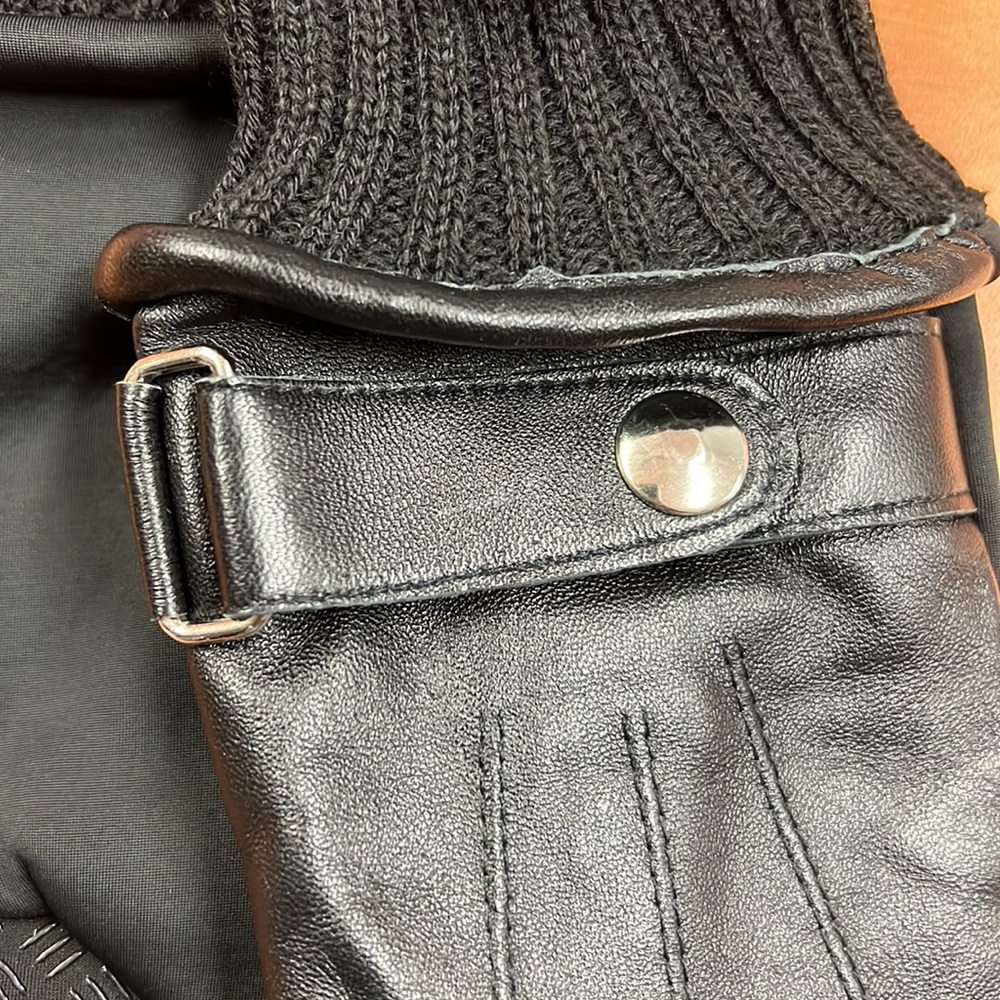 Bloomingdale’s Leather Gloves - Picture 5 of 6